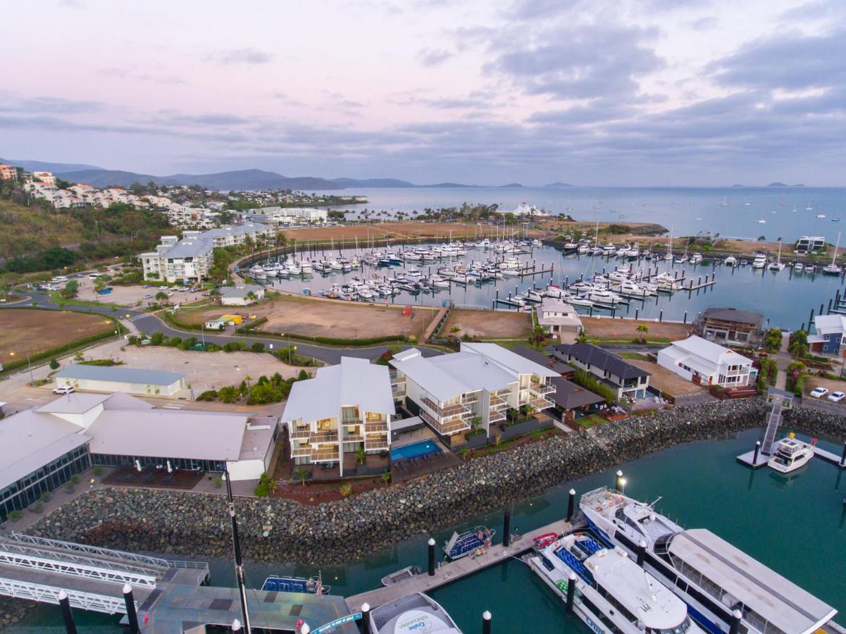 Harbour Cove Hotel Airlie Beach Exterior photo